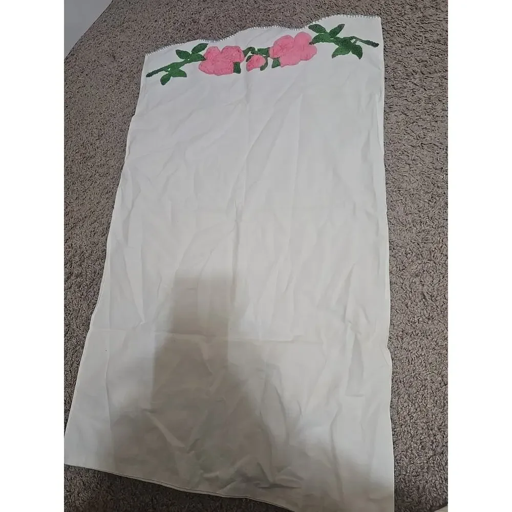 Lot of 2 Vtg Embroidered Hand Stitch‎ Floral Cottagecore Standard Pillowcases